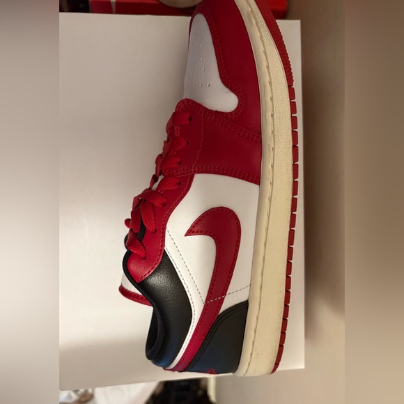 Nike Air Jordan 1 Low “Chicago” White Red Black Sneakers Women 9 men 7.5 - Picture 6 of 6